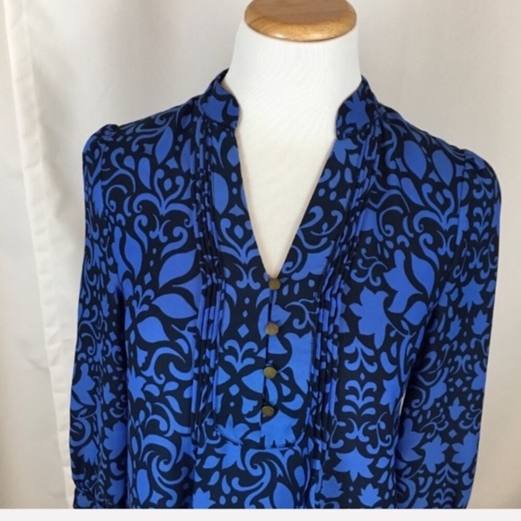 ✨5 FOR $25✨  Banana Republic Blue Floral Patterned Blouse - Picture 2 of 7